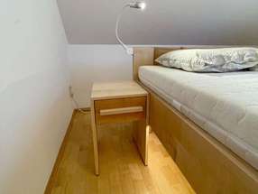 Massivholznachtkästchen mit Ahorn und Kirschbaum Massivholznachtkästchen mit Ahorn und Kirschbaum