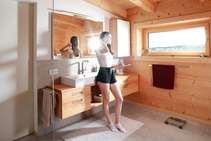 Massivholzbadezimmer im komplett von uns eingerichteten Blockhaus 